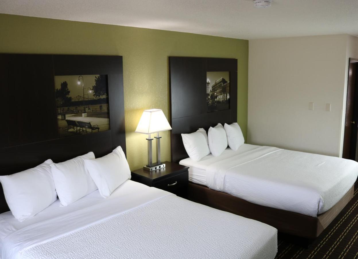 Super 8 By Wyndham La Crosse Hotel Exterior photo